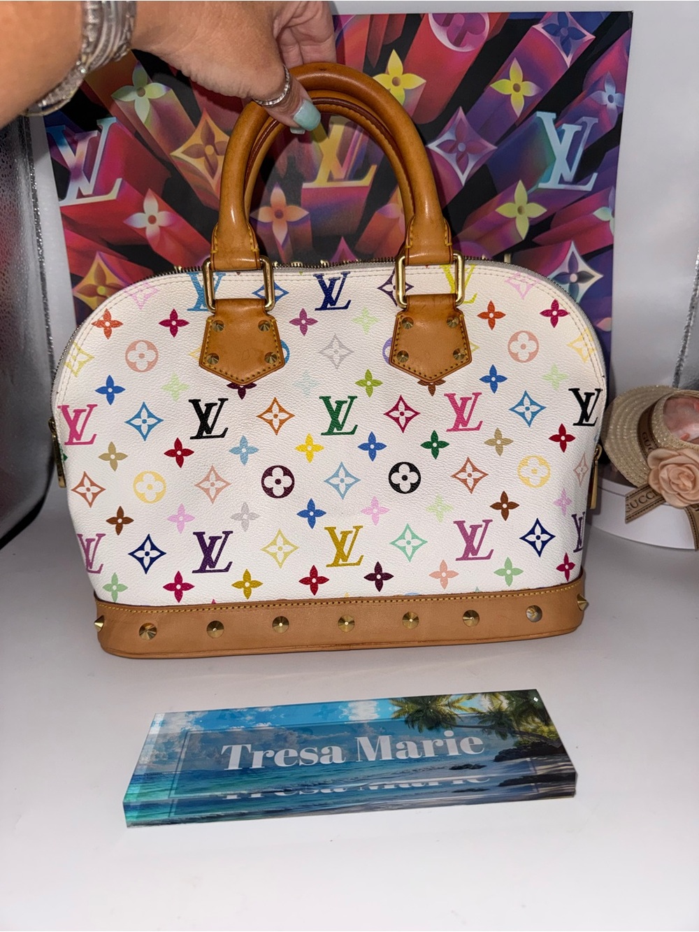 Louis Vuitton Alma - Picture 3 of 13